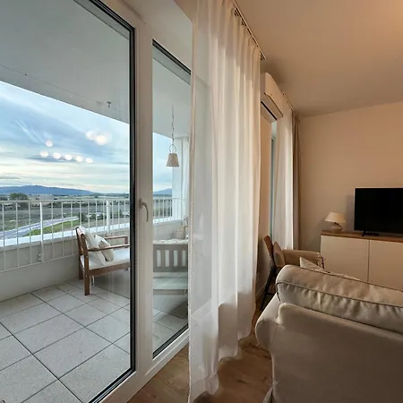 Labutia, Self-checkin, Parking, Ac * Bratislava